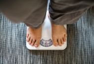 When does the extra weight go away? (Image via Freepik/Rawpixel.com)